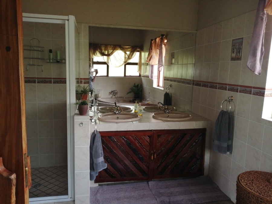 4 Bedroom Property for Sale in Boschenvaal River Front Lodges Free State